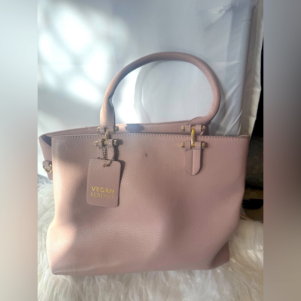 Miztique light, pink clutch bag, vegan leather, clean, lovely piece!